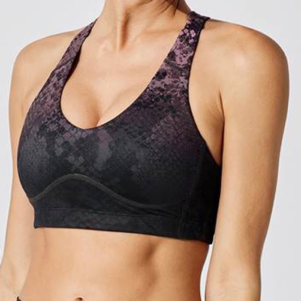 🌵 New! Carbon38 Snake Contour CrossBack Bra